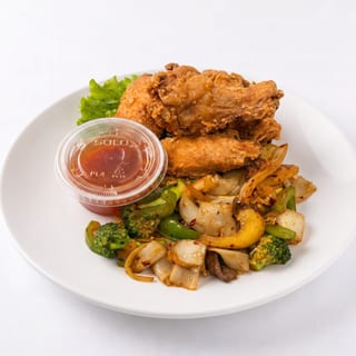 Drunken Noodle Pad Keemow W/ 5pc Wings