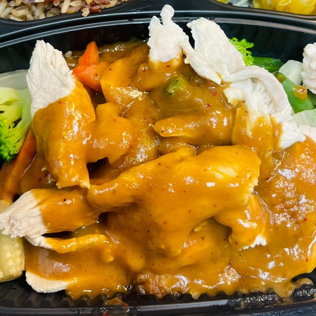 Chicken Peanut Stirfry-Rice.
